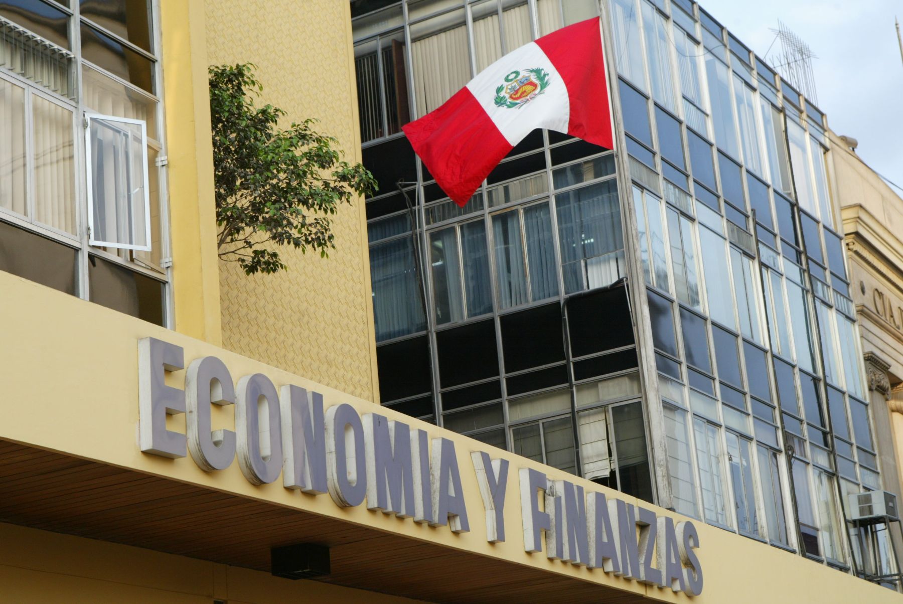 La inversión pública en Perú supera los 21,600 millones de soles y crece en un 10.2%