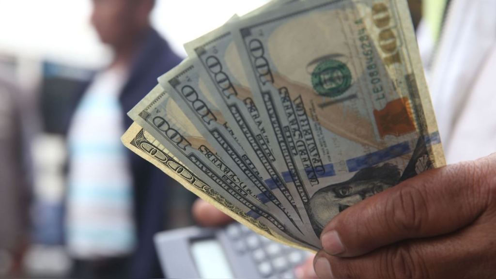 Variación del Tipo de Cambio en Perú: Dólar Cerró con Ligera&nbsp;Caída