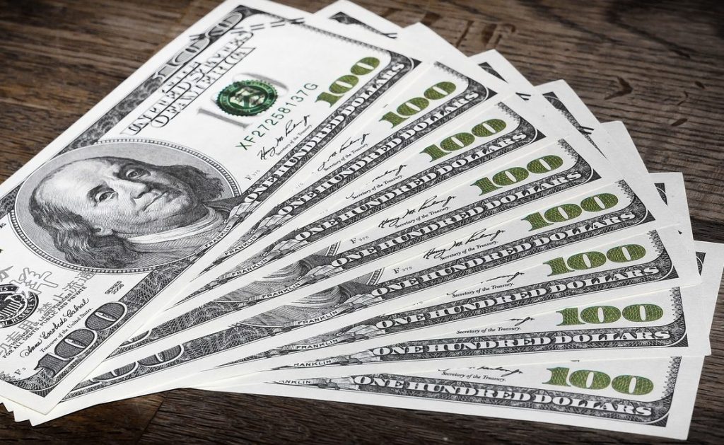 El Dólar Mantiene su Tendencia Alcista en Perú: Cierra la Semana en S/&nbsp;3.718