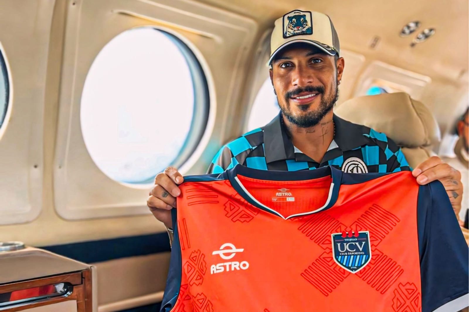Paolo Guerrero recibe una calurosa bienvenida en Trujillo