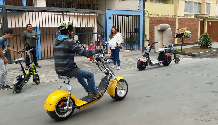 Nueva normativa para motos y bicimotos eléctricas entra en vigor en agosto 2026