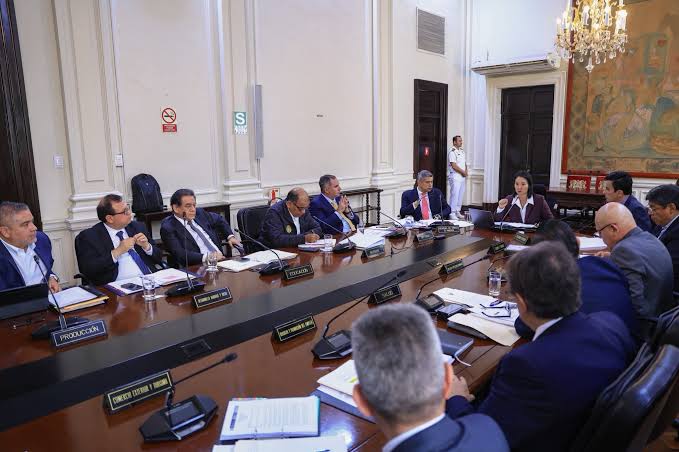 Ejecutivo pide facultades al Congreso para acelerar medidas en seguridad, economía y reforma del Estado