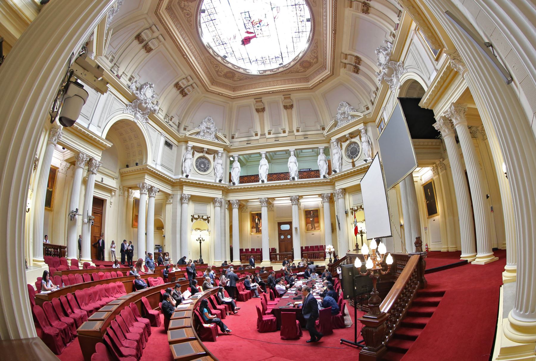Senado aprueba proceso de entrevistas para candidatos al directorio del BCR
