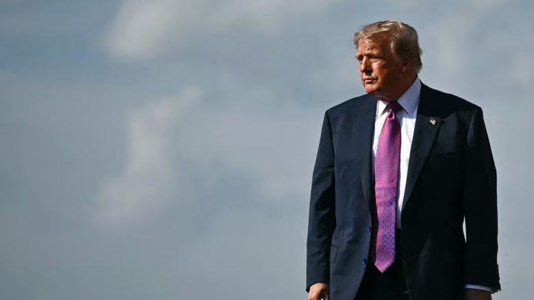 Trump descarta presionar por un acuerdo con Irán y eleva tensión al llamar a una rebelión contra Teherán