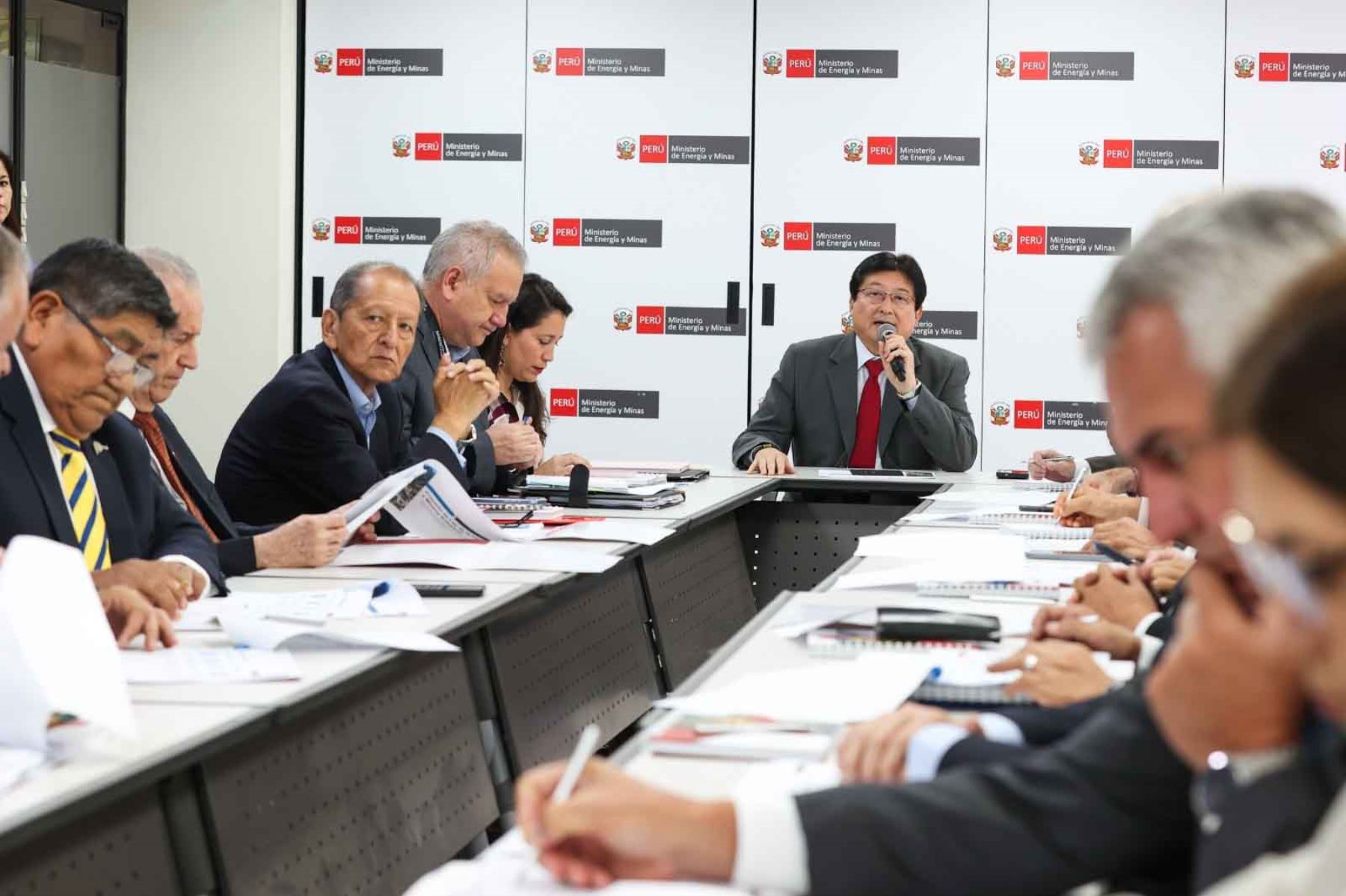 Inclusión financiera de pequeños mineros contribuirá a su formalización y a combatir la minería ilegal